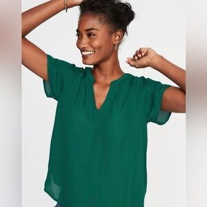 Old Navy Women’s Botanical Green Relaxed Split-Neck Top (23)
